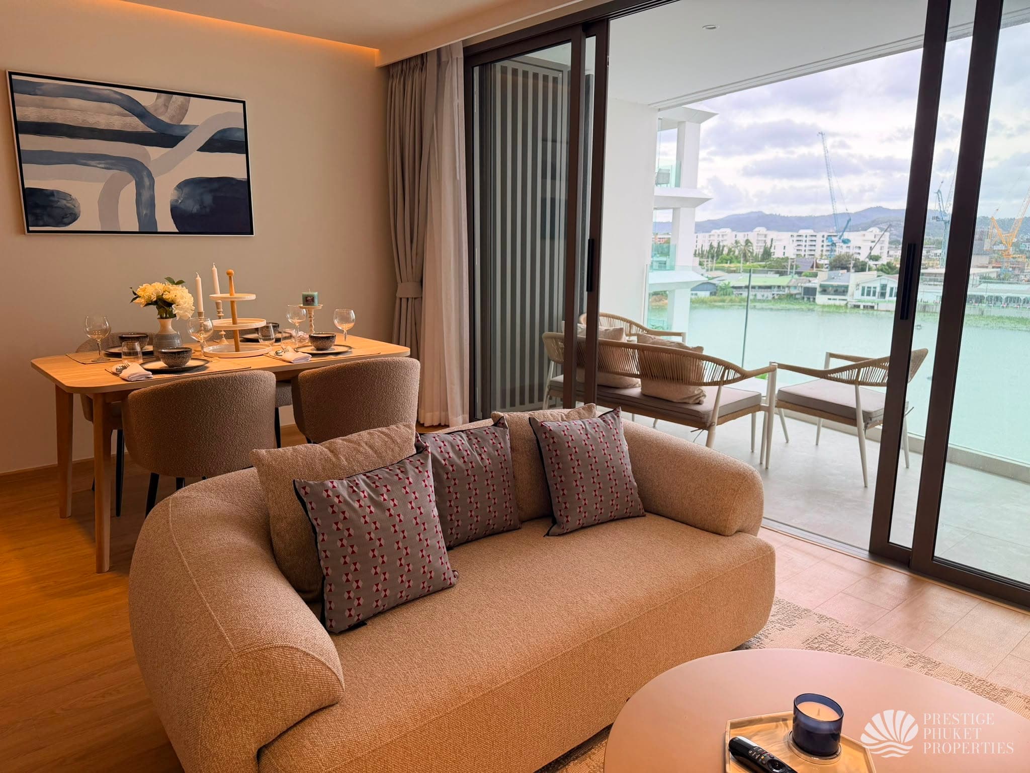 Luxury 1BR Condo - Photo 1