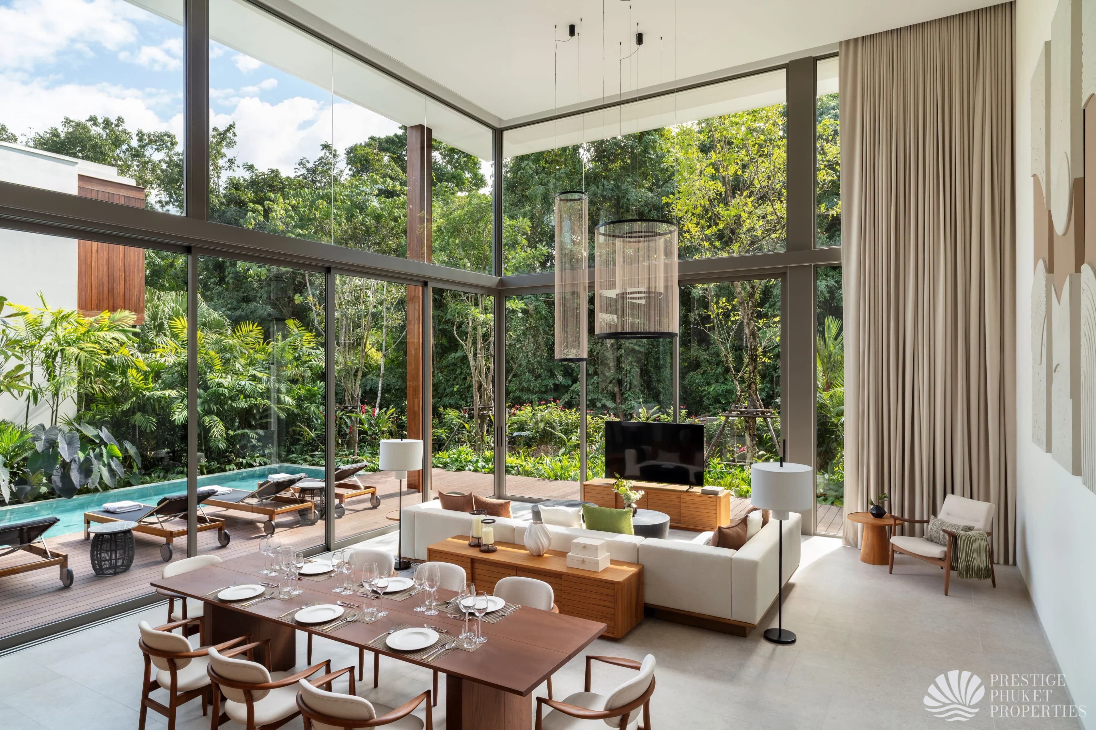 The Resort-Style Pool Residence - Photo 2