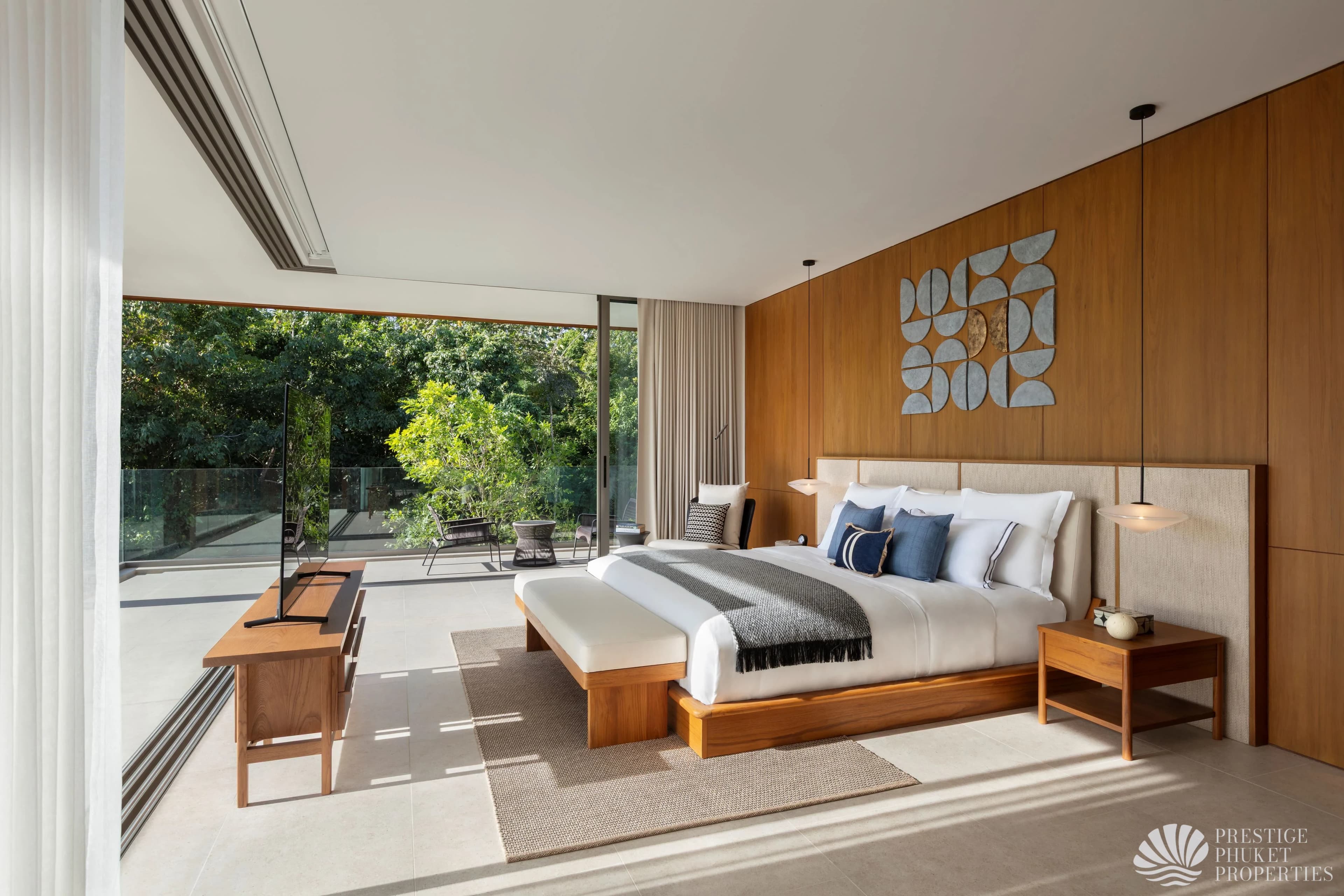 The Resort-Style Pool Residence - Photo 5
